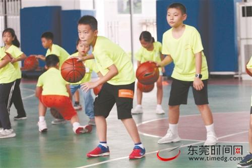 职业球员如何通过联赛提升竞技水平_2